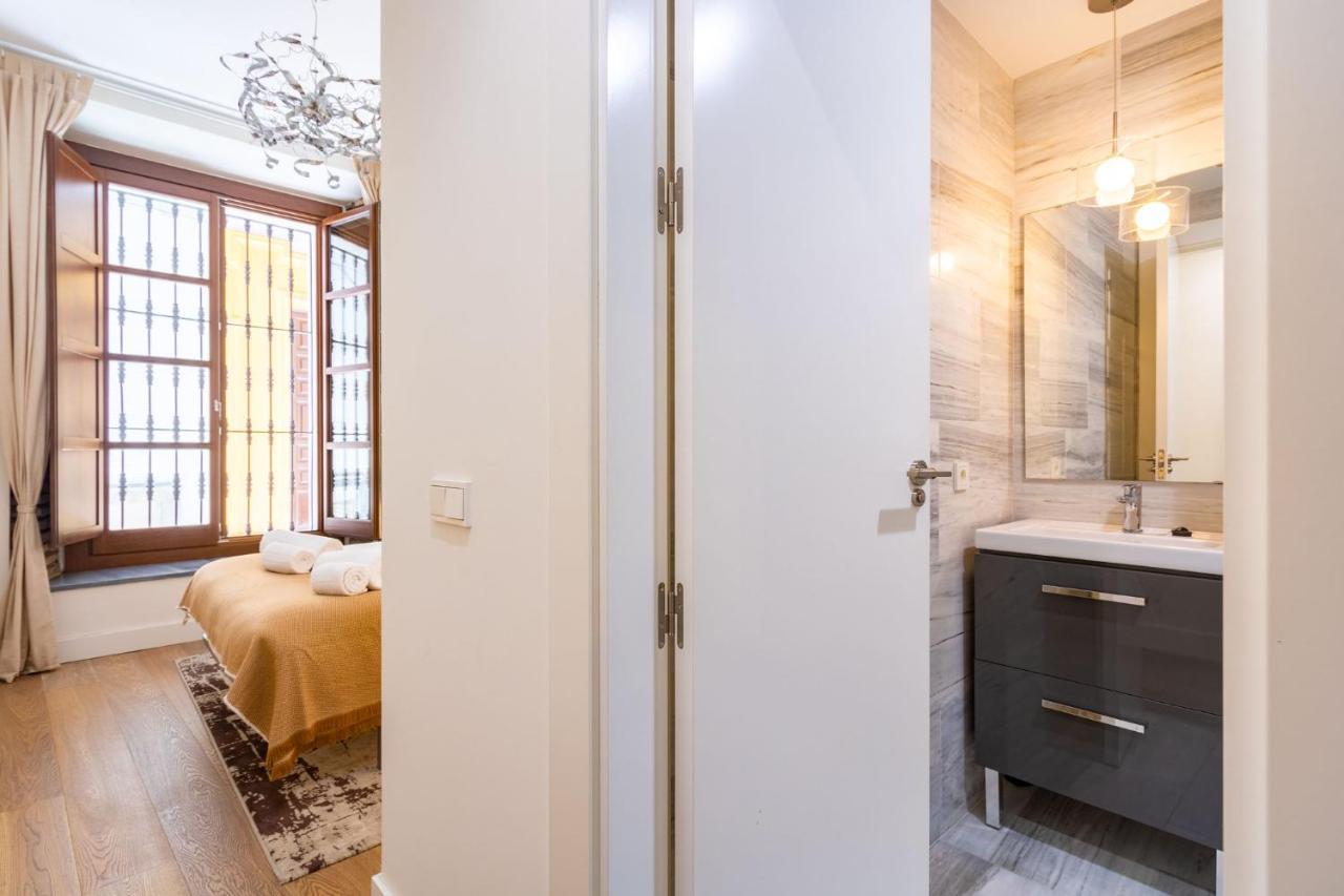Angeles Santa Cruz Deluxe By Valcambre Lägenhet Sevilla Exteriör bild